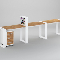 Стол маникюрный MATRIX (трехместный, с подставкой для лаков и тумбой) фото стол маникюрный matrix (трехместный, с подставкой для лаков и тумбой)